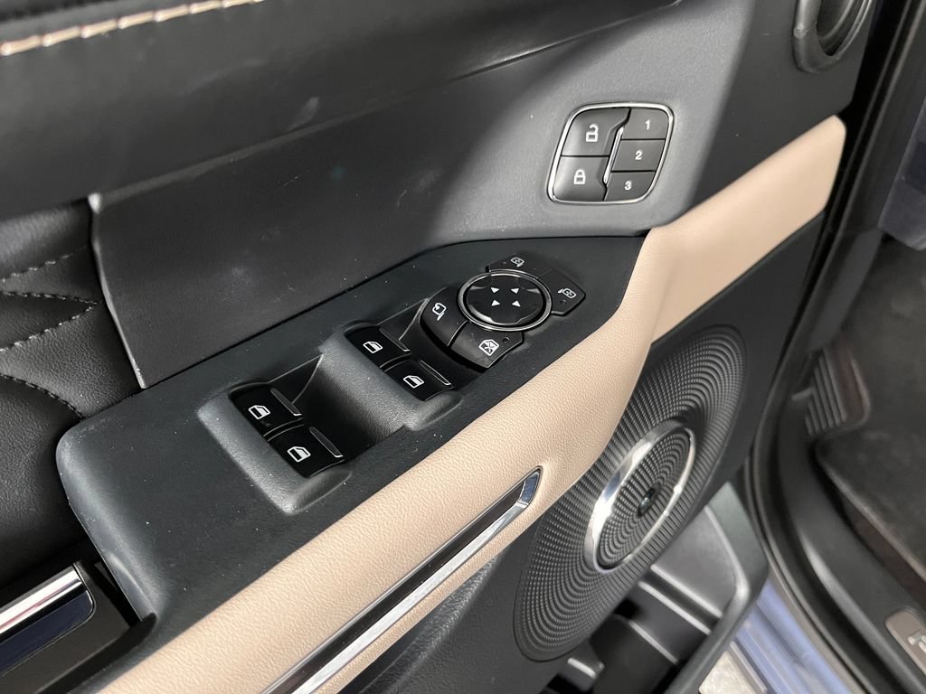 Used 2023 Ford Expedition Platinum AWD/4WD image 20