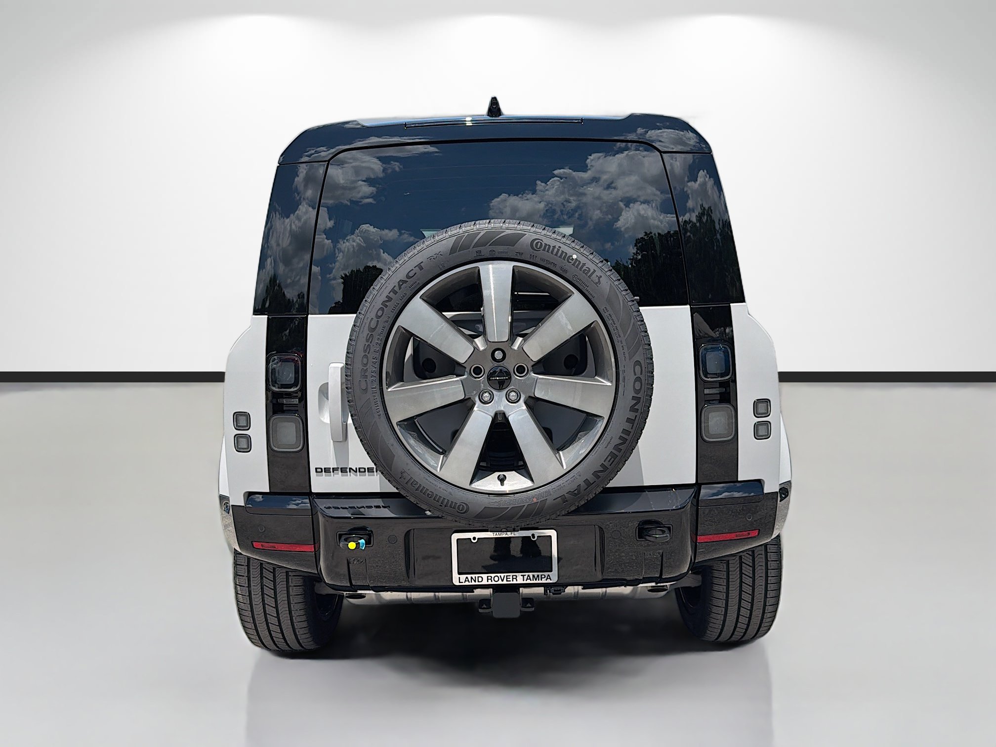 New 2026 Land Rover Defender 110 X AWD/4WD image 4