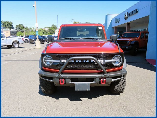 Used 2023 Ford Bronco Wildtrak image 3