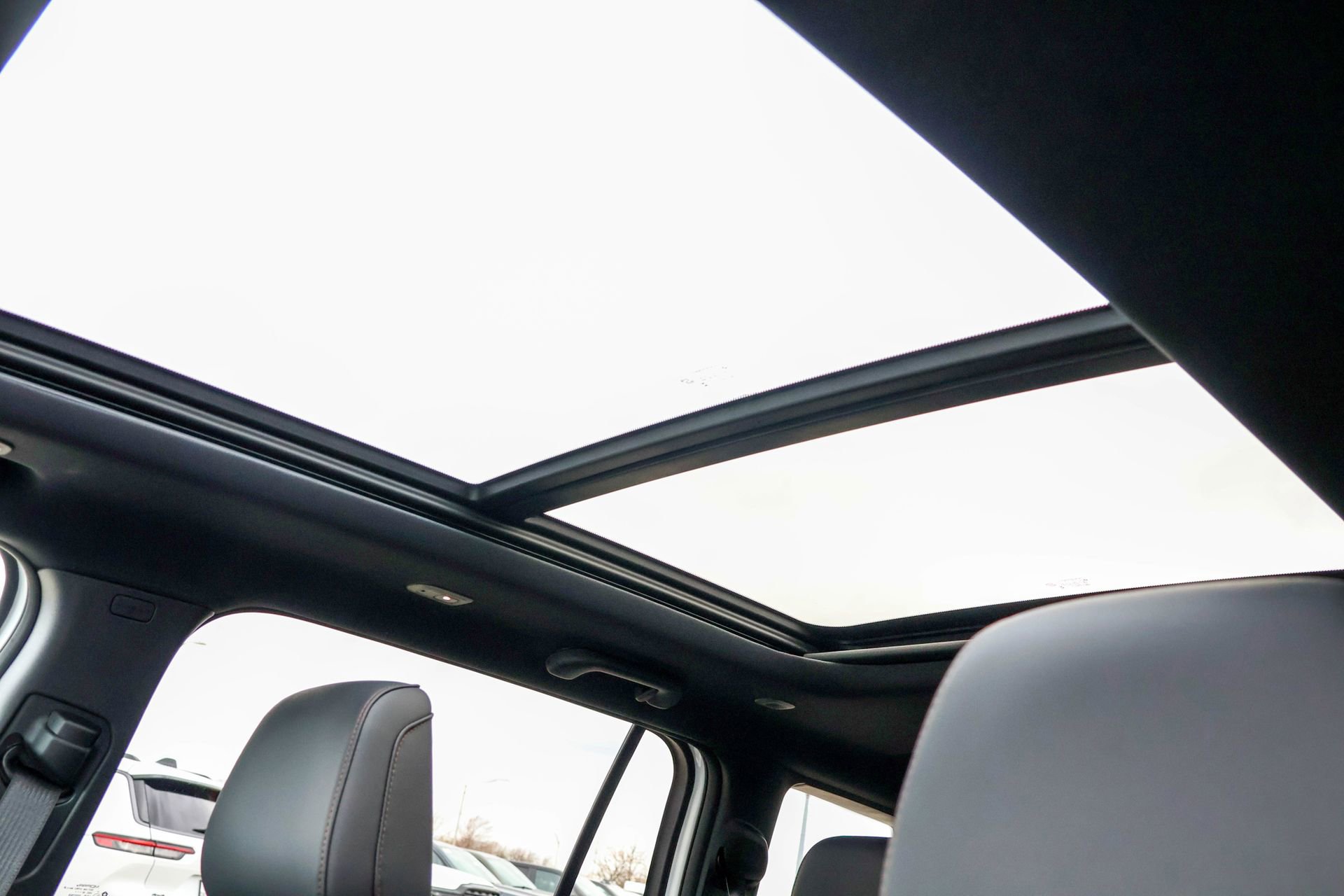 New 2026 Jeep Cherokee Overland w/ Advanced Pro Tech Group image 8