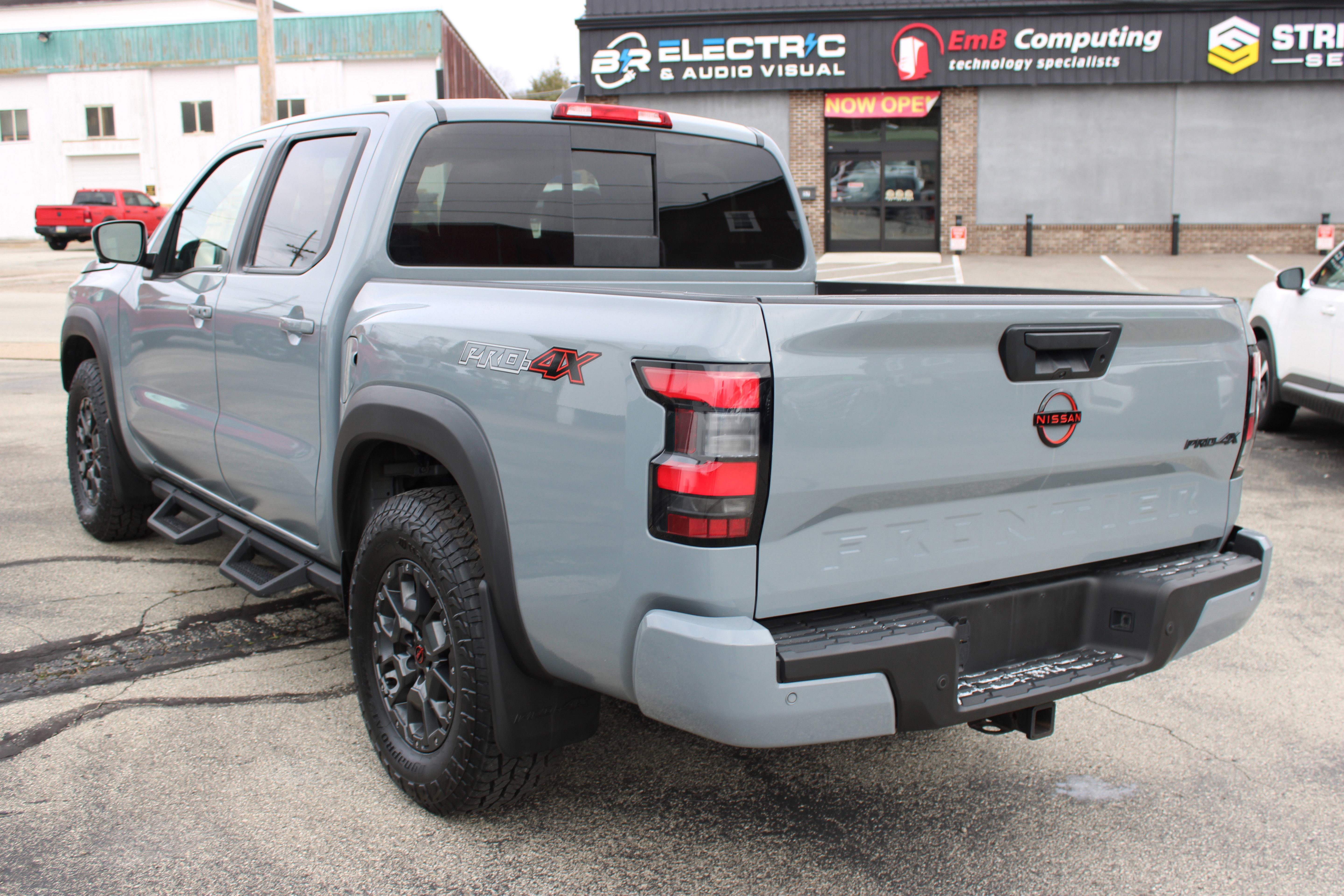 Certified 2024 Nissan Frontier PRO-4X w/ Pro Premium Package image 3