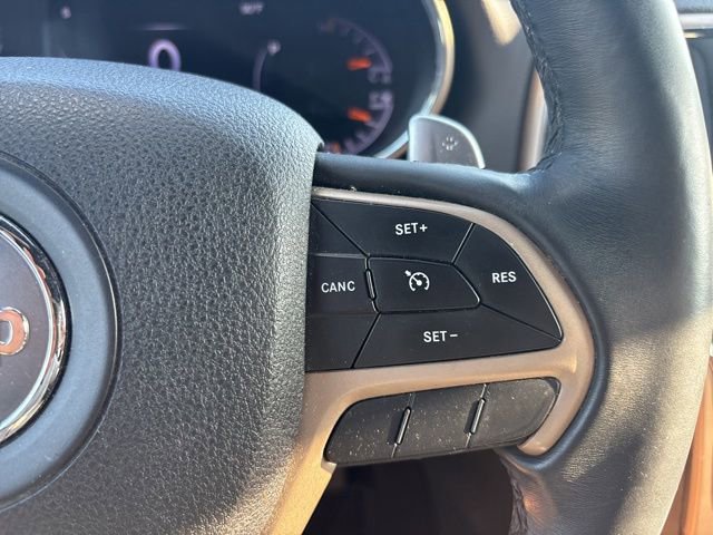 Used 2017 Jeep Grand Cherokee Laredo w/ Quick Order Package 23E AWD/4WD image 18