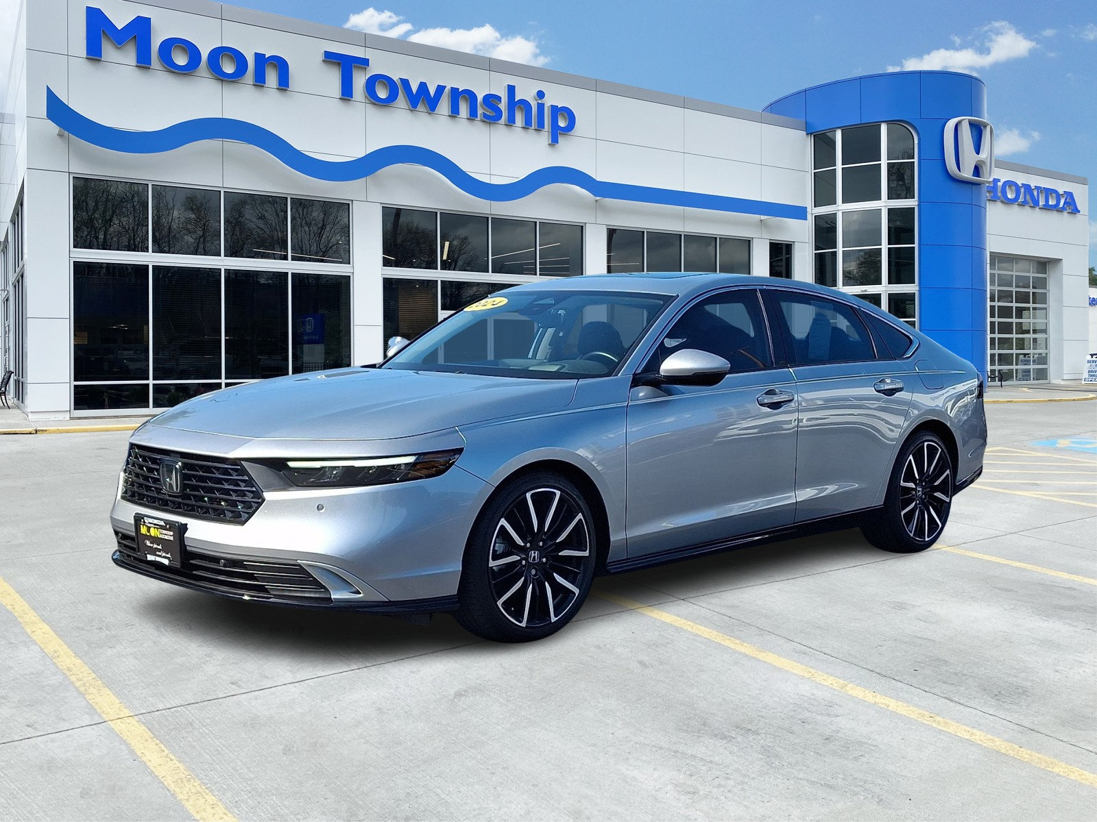 Used 2024 Honda Accord Touring image 3