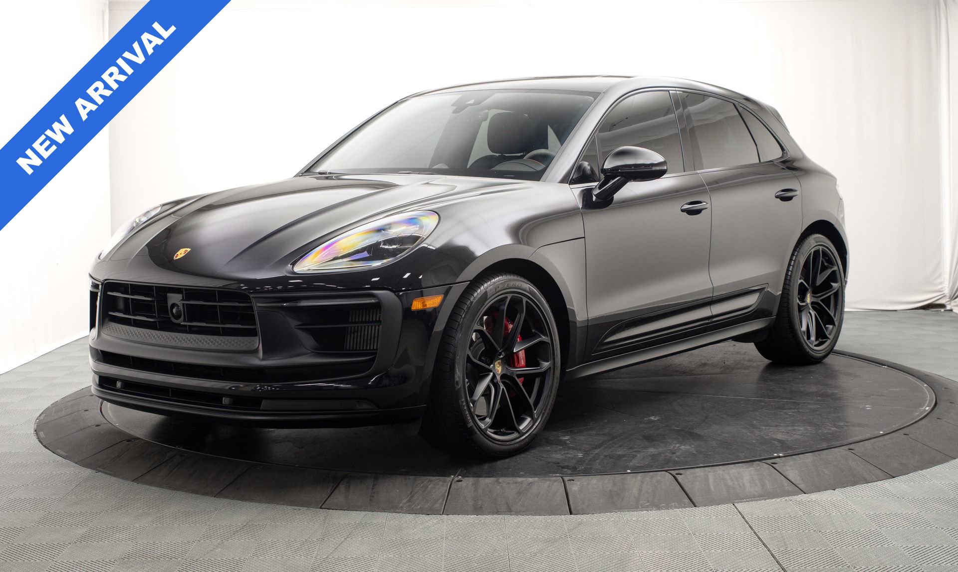 Used 2023 Porsche Macan GTS w/ GTS Sport Package AWD/4WD image 7