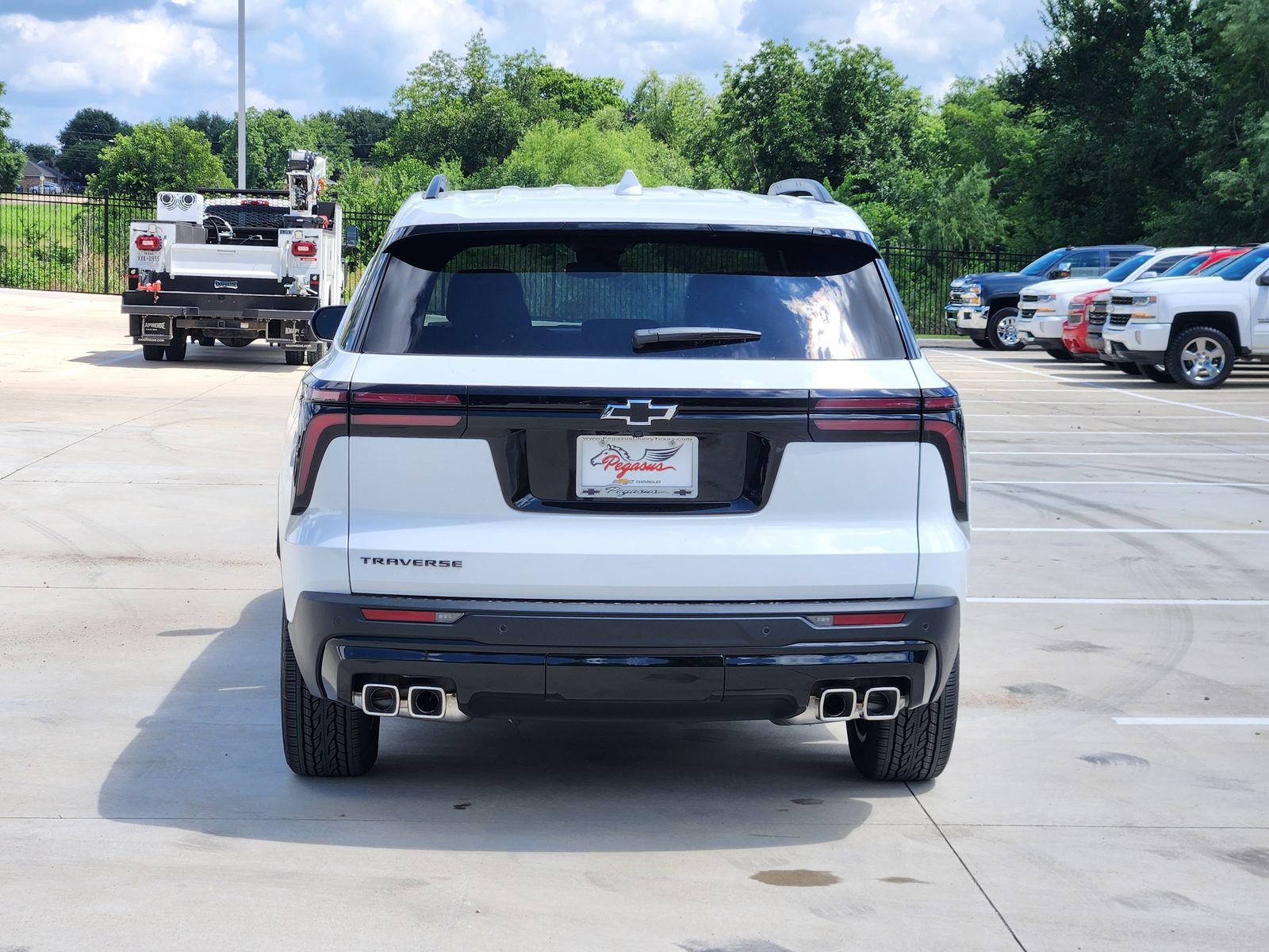 New 2026 Chevrolet Traverse LT w/ Midnight/Sport Edition FWD image 8