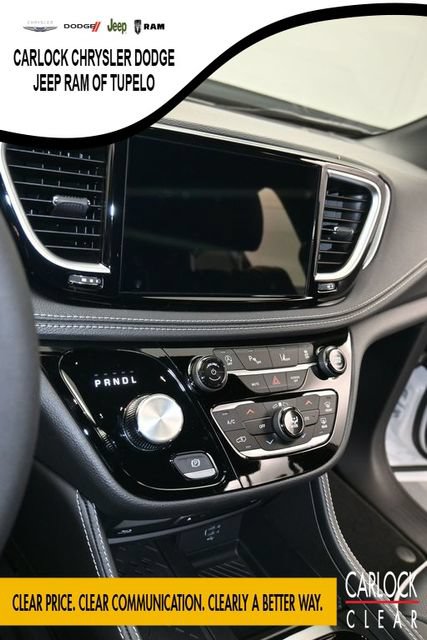 New 2026 Chrysler Pacifica Limited FWD image 23