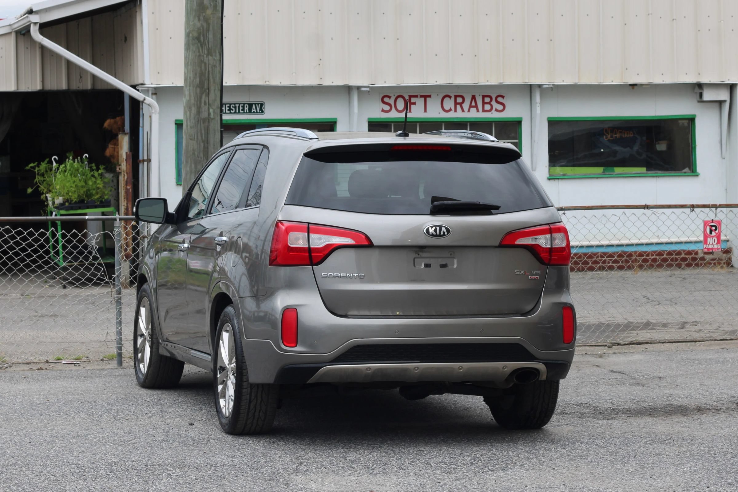 Used 2014 Kia Sorento SX w/ 3rd Row Package AWD/4WD image 6