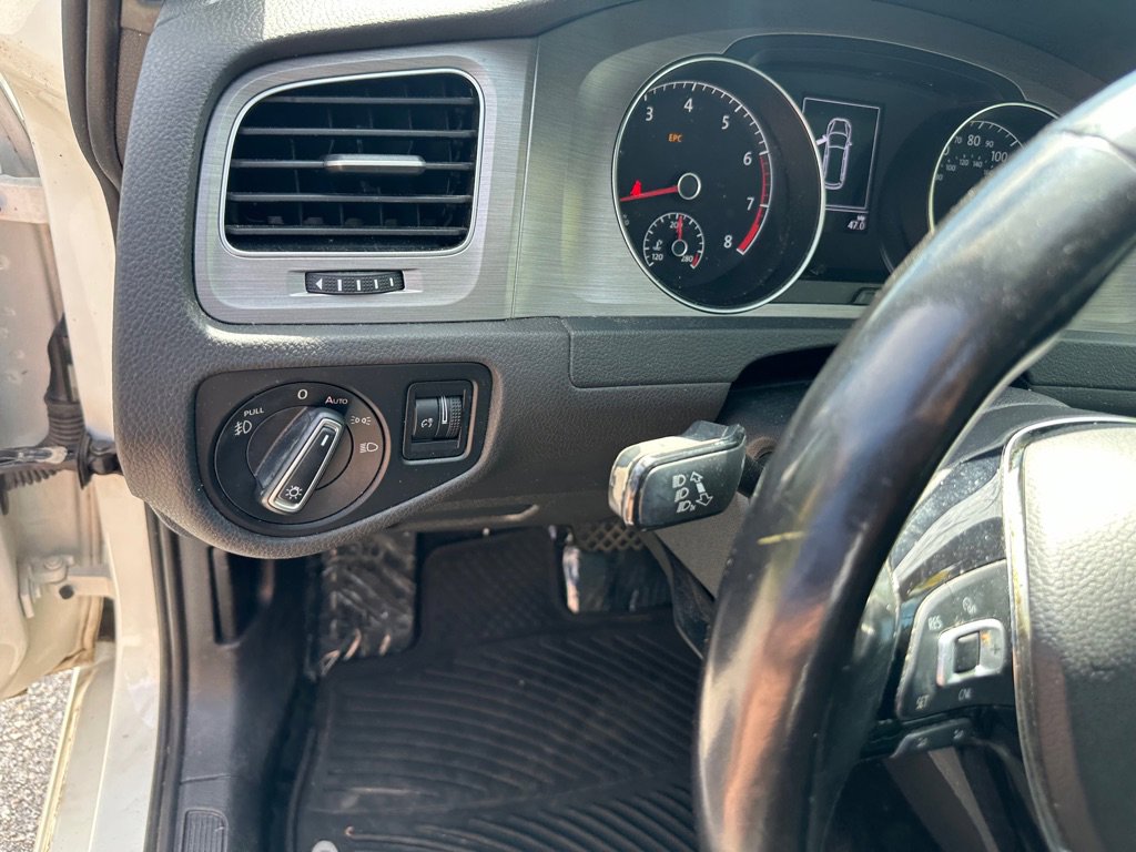 Used 2017 Volkswagen Golf SE image 13