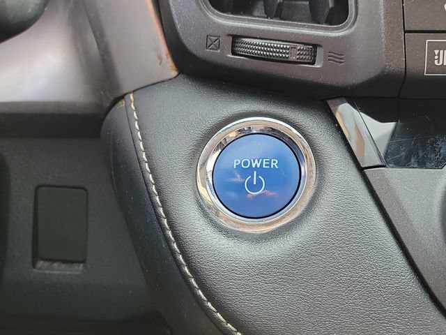 Used 2017 Toyota RAV4 Limited AWD/4WD image 12
