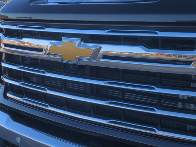Used 2024 Chevrolet Silverado 2500 LTZ w/ LTZ Plus Package image 24
