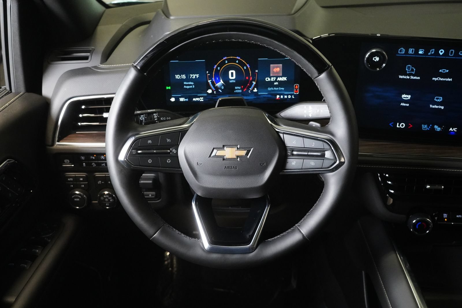 Used 2025 Chevrolet Suburban Premier AWD/4WD image 17
