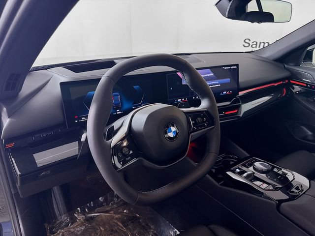 Used 2025 BMW 530i xDrive w/ Premium Package image 9