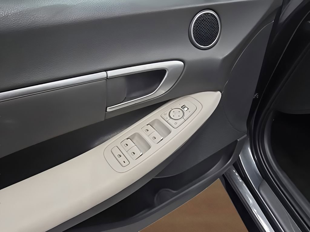 Certified 2025 Hyundai Sonata SEL image 10