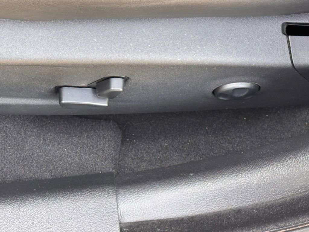 Used 2019 Chrysler 300 Limited w/ Safetytec Plus Group image 18