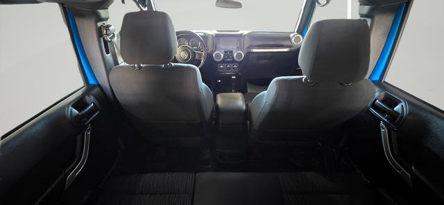 Used 2012 Jeep Wrangler Unlimited Sahara w/ Connectivity Group image 24