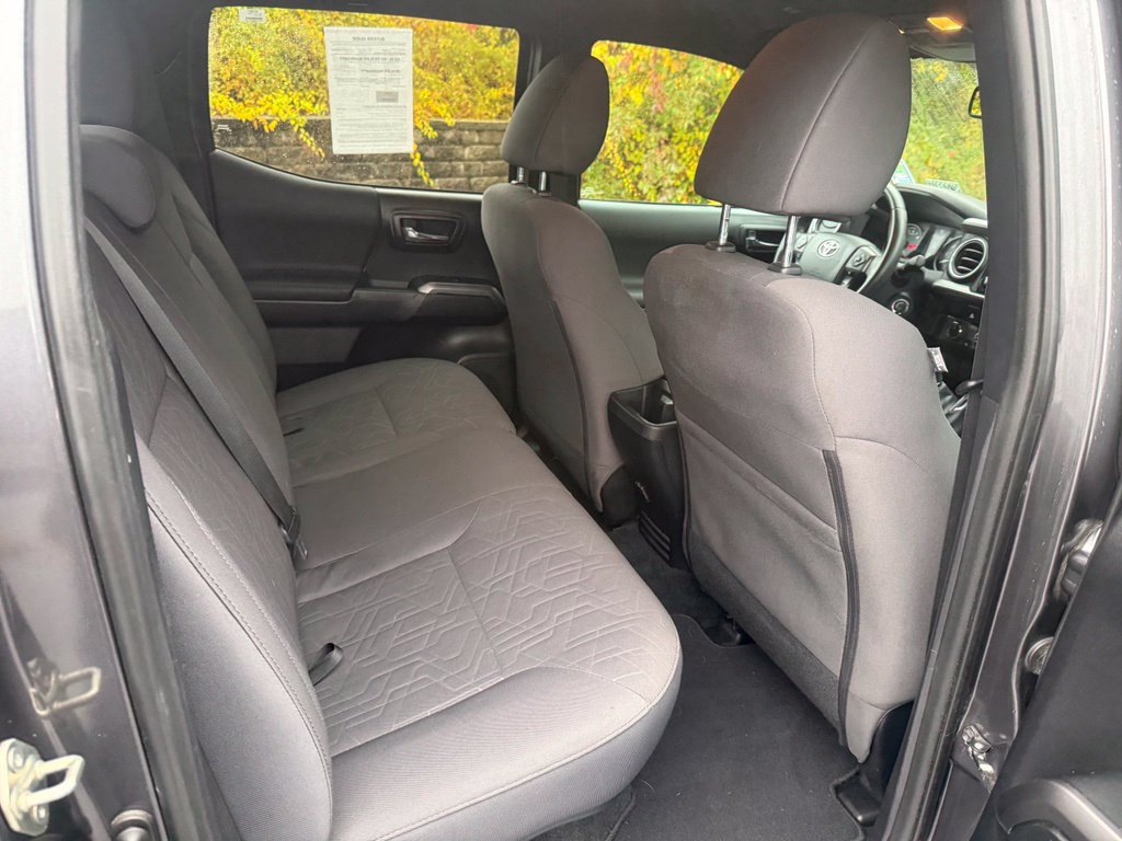 Used 2019 Toyota Tacoma TRD Off-Road AWD/4WD image 18