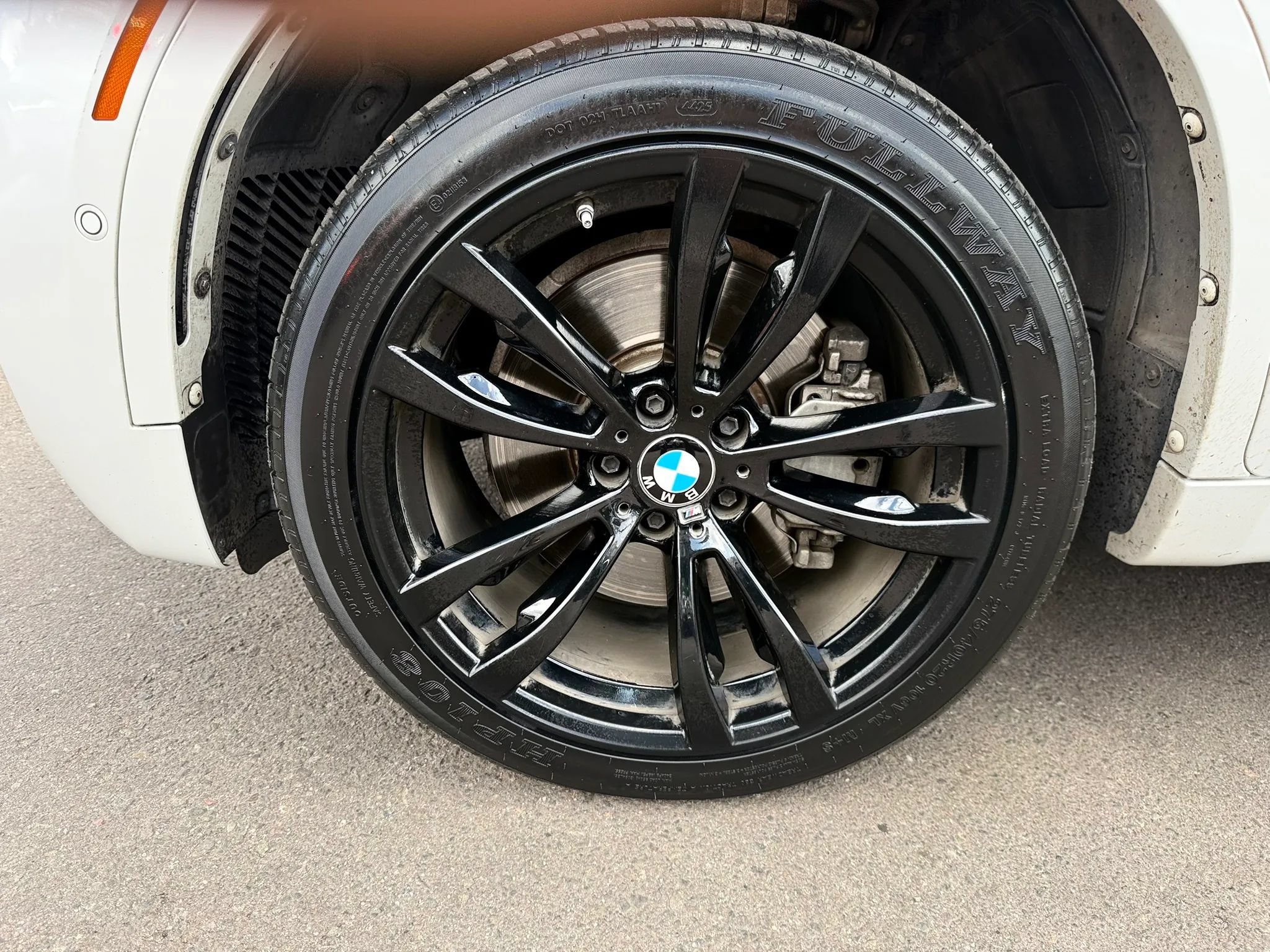 Used 2019 BMW X6 xDrive50i w/ M Sport Package AWD/4WD image 39