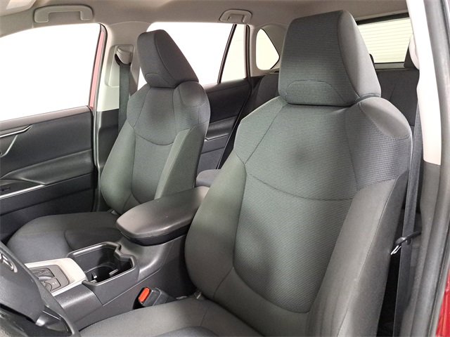 Used 2022 Toyota RAV4 LE image 20
