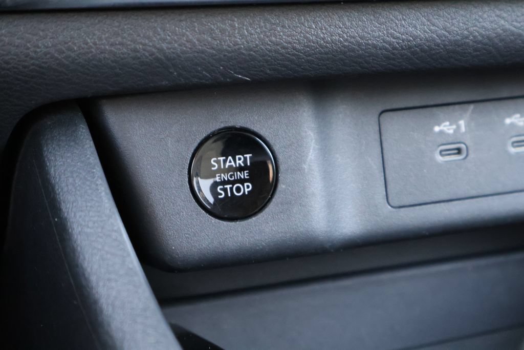 Certified 2025 Nissan Rogue SV AWD/4WD image 23