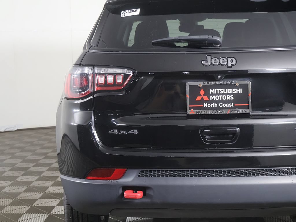 Used 2022 Jeep Compass Trailhawk w/ Trailhawk Convenience Group AWD/4WD image 14