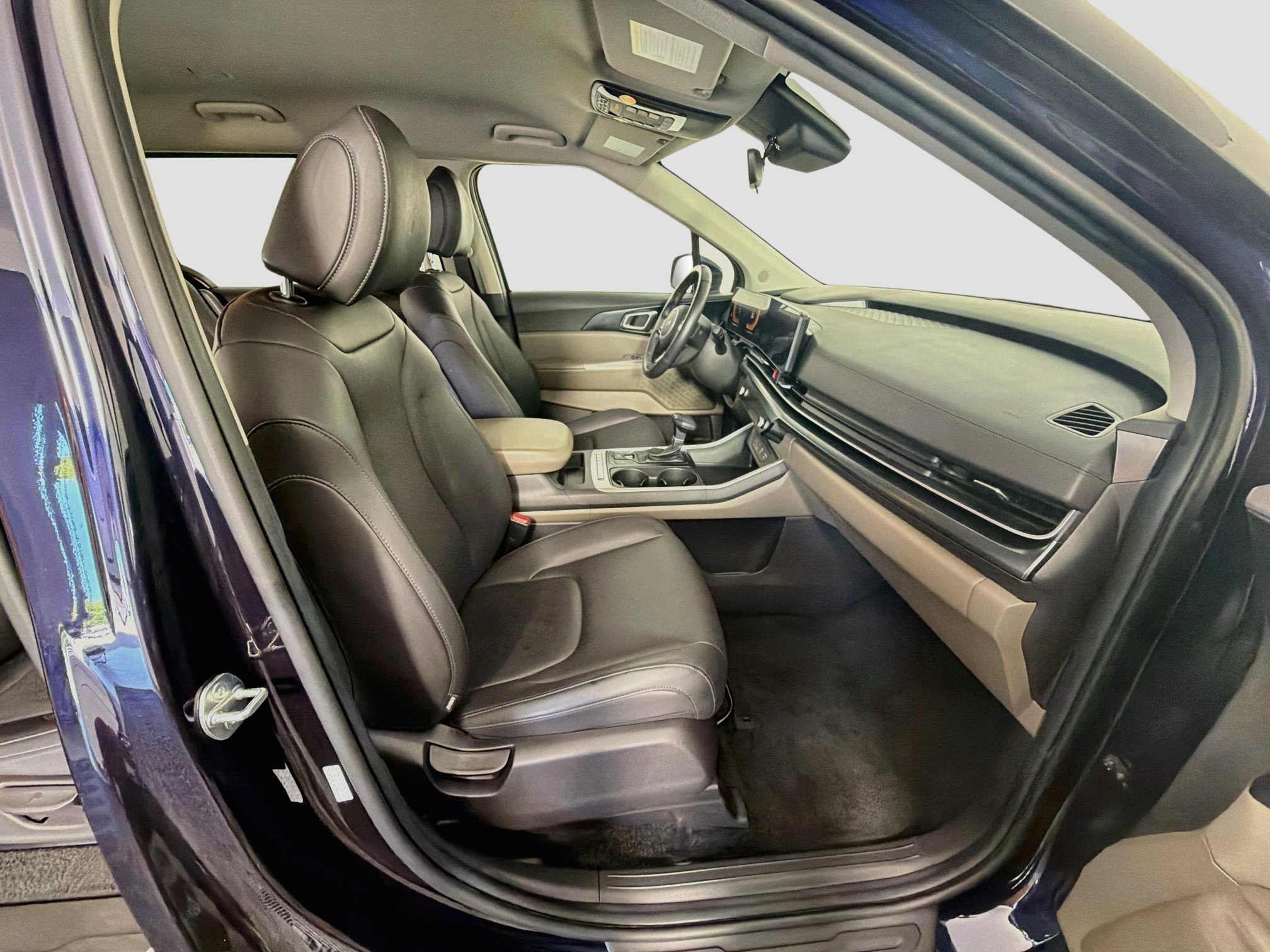 Used 2026 Kia Carnival FWD image 33