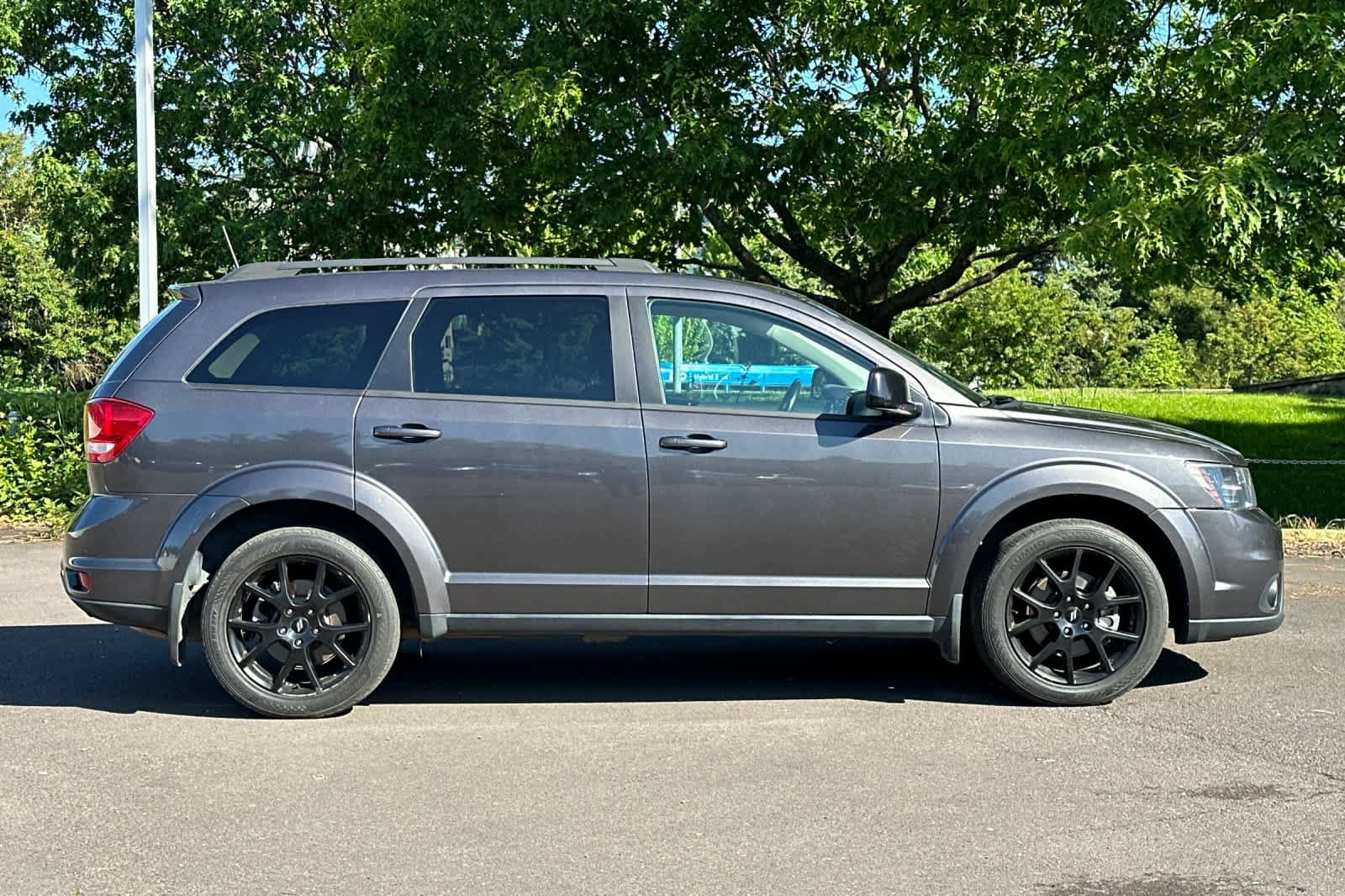 Used 2019 Dodge Journey SE w/ Premium Group FWD image 8