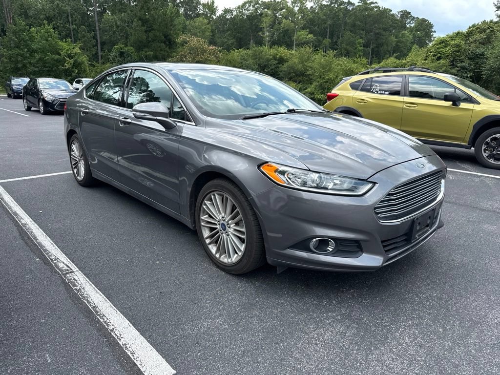 Used 2014 Ford Fusion SE w/ Equipment Group 202A FWD image 4