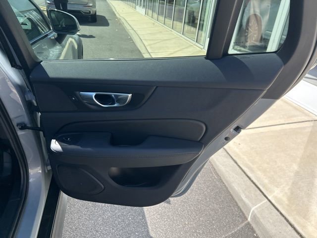 Certified 2025 Volvo V60 B5 Cross Country Plus AWD/4WD image 12