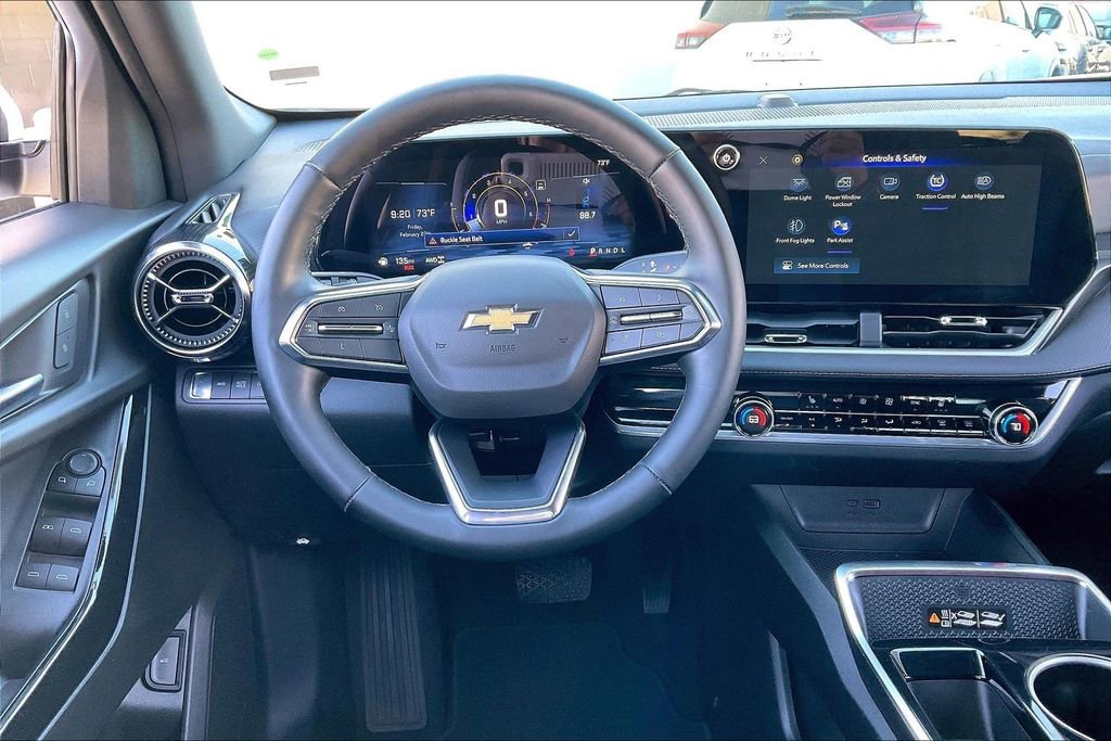 Used 2025 Chevrolet Equinox LT w/ Convenience Package II image 5