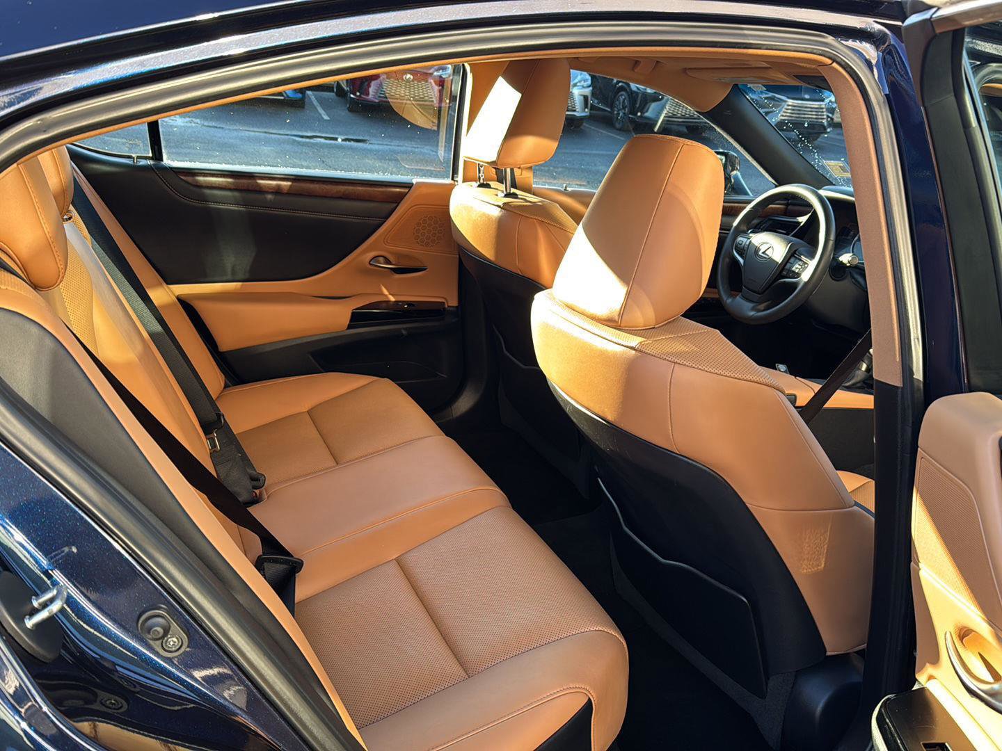 Certified 2022 Lexus ES 350 w/ Premium Package image 11