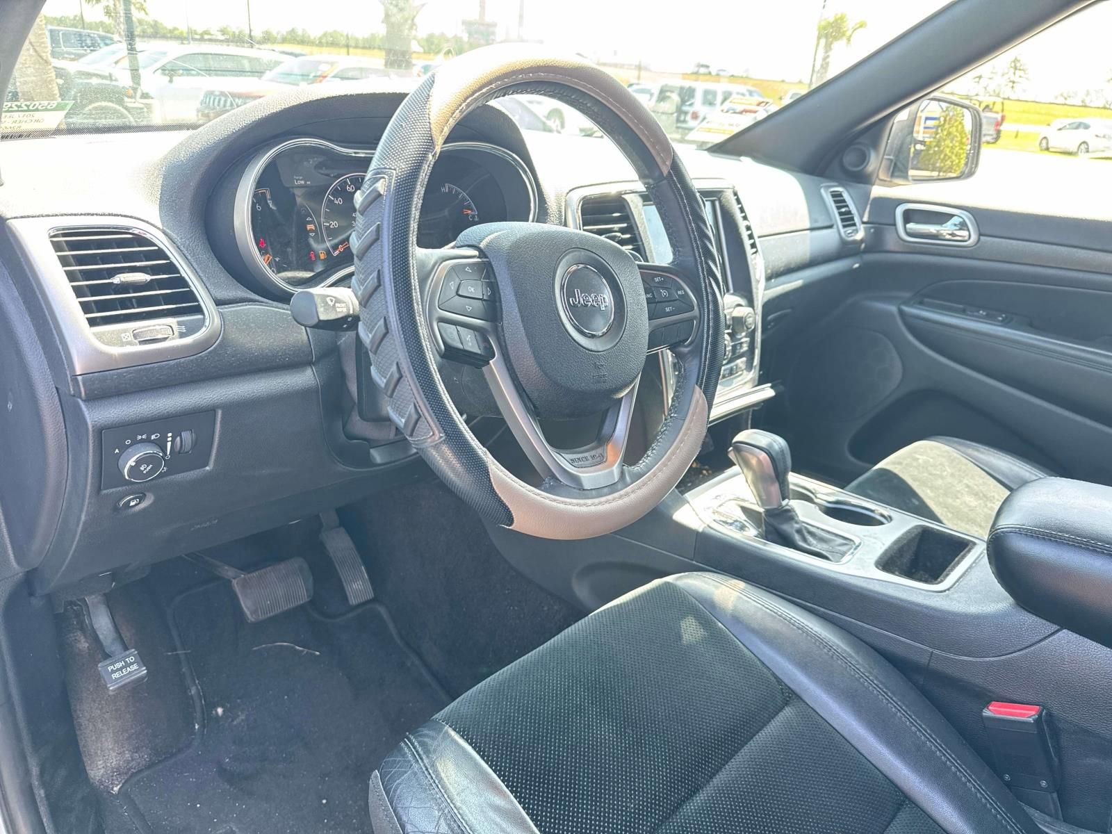 Used 2017 Jeep Grand Cherokee Altitude image 9