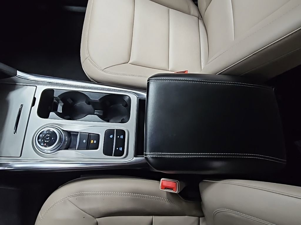 Used 2022 Ford Explorer XLT w/ Equipment Group 202A image 22