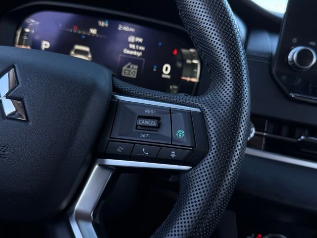 Used 2023 Mitsubishi Outlander SE image 12