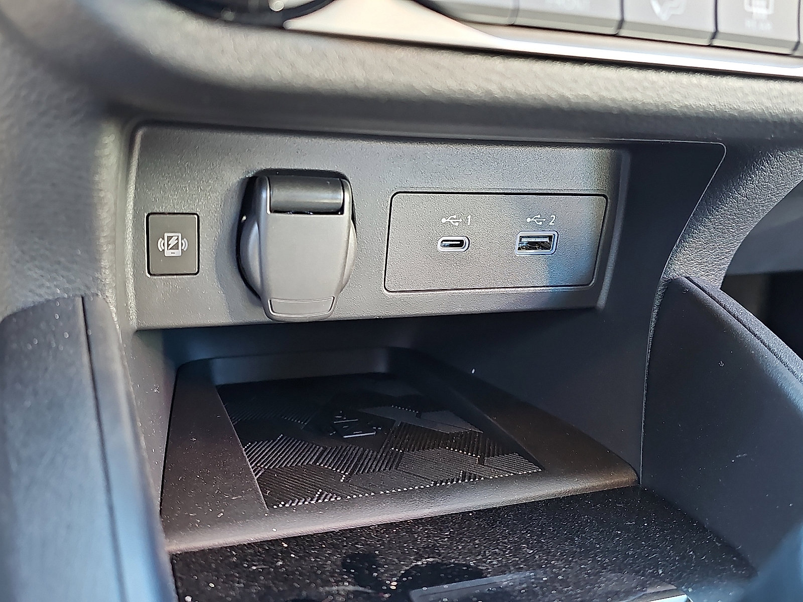 New 2025 Nissan Versa SR w/ Trunk Package image 14