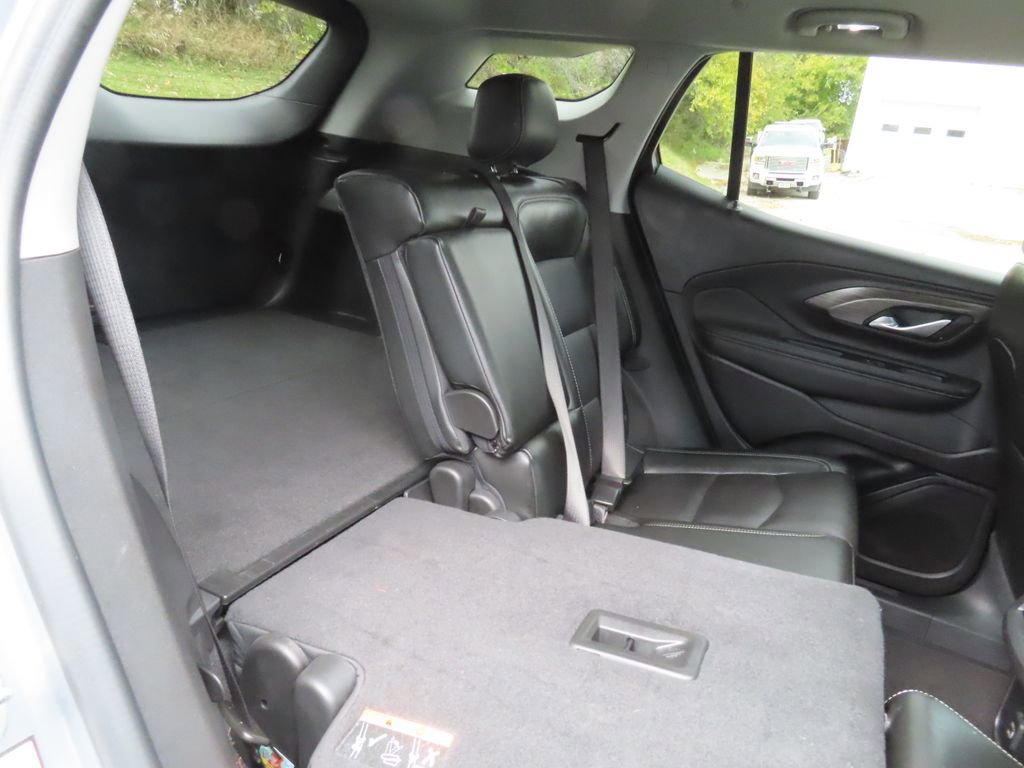 Used 2024 GMC Terrain SLT image 41