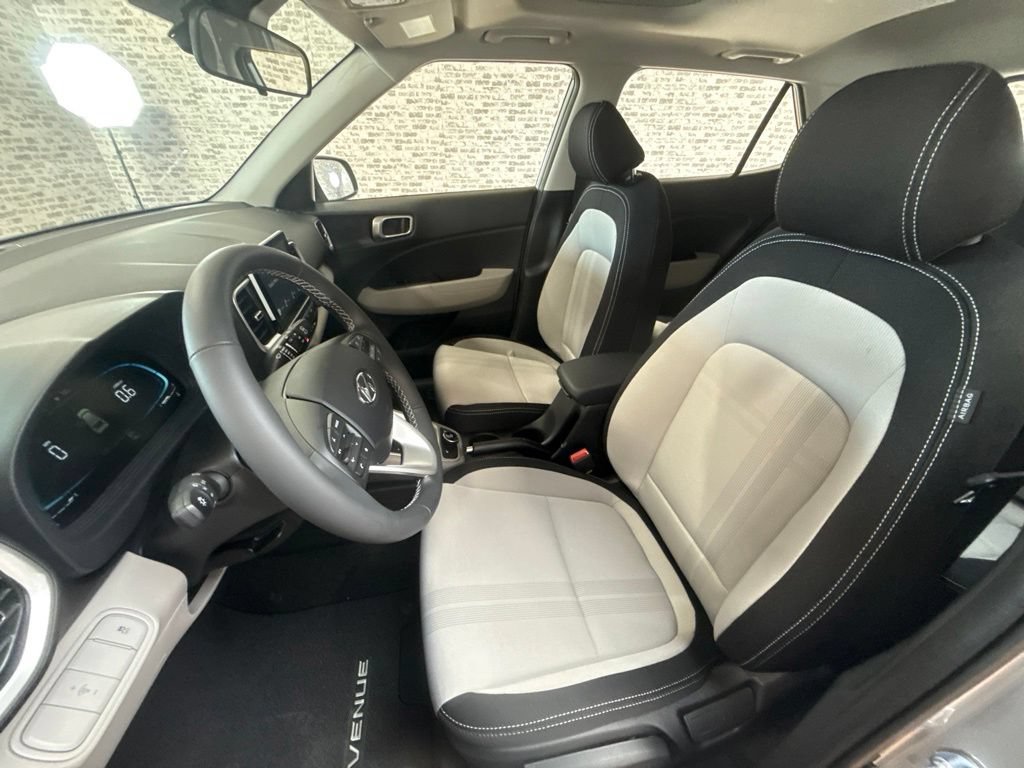 New 2026 Hyundai Venue SEL FWD image 24