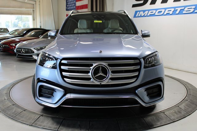Used 2025 Mercedes-Benz GLS 450 4MATIC w/ AMG Line Exterior image 3