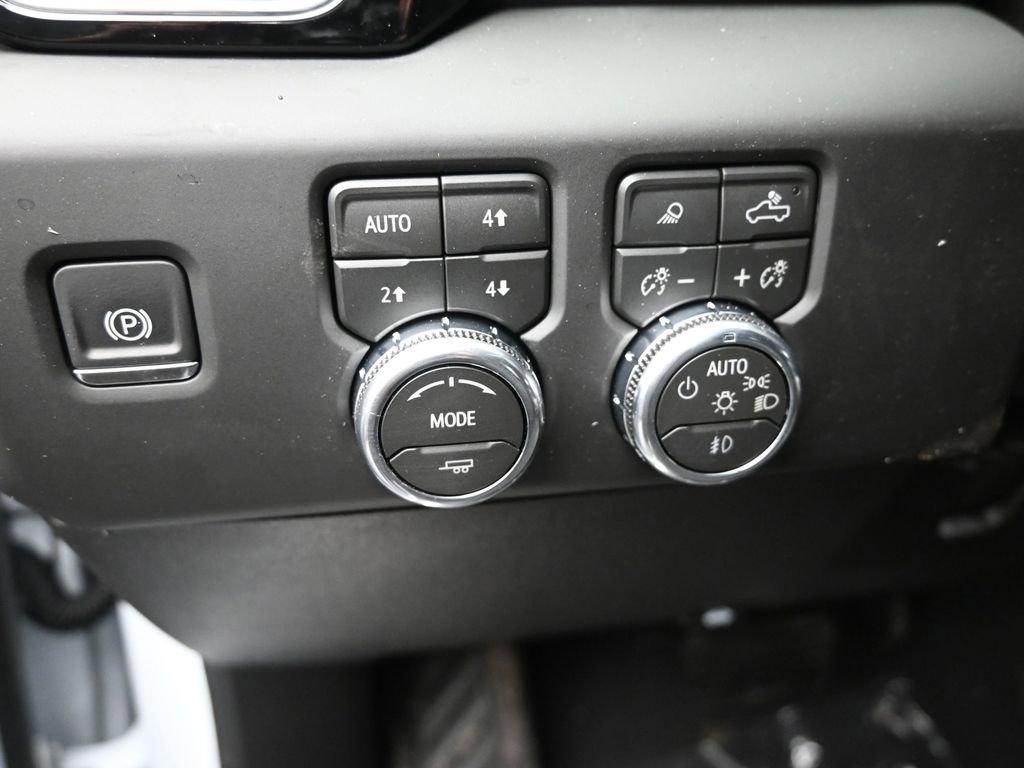 New 2026 GMC Sierra 3500 Denali w/ Denali Reserve Package AWD/4WD image 14