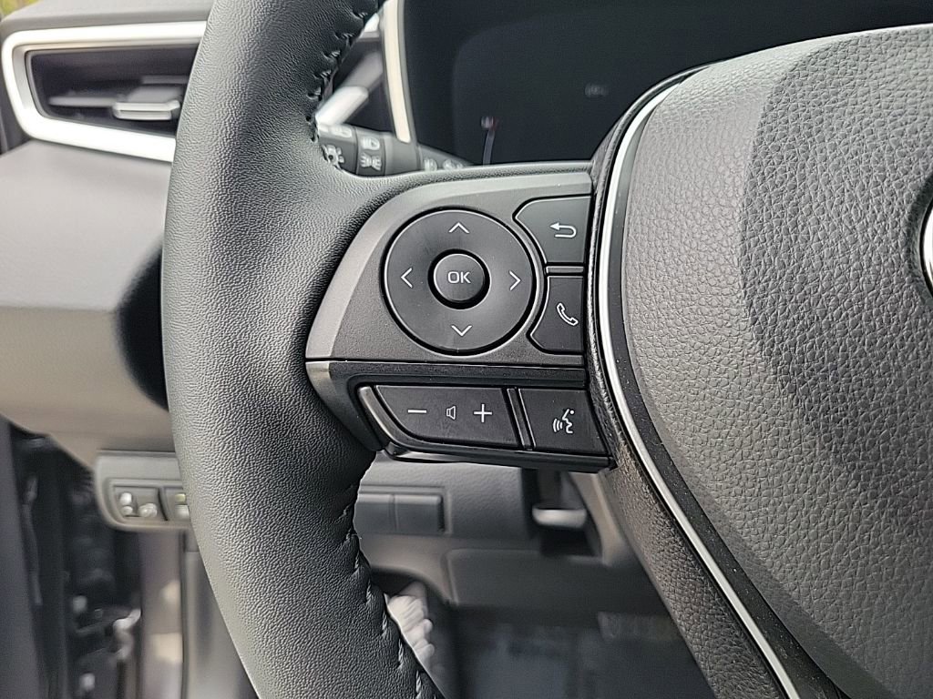 Used 2025 Toyota Corolla XSE image 18
