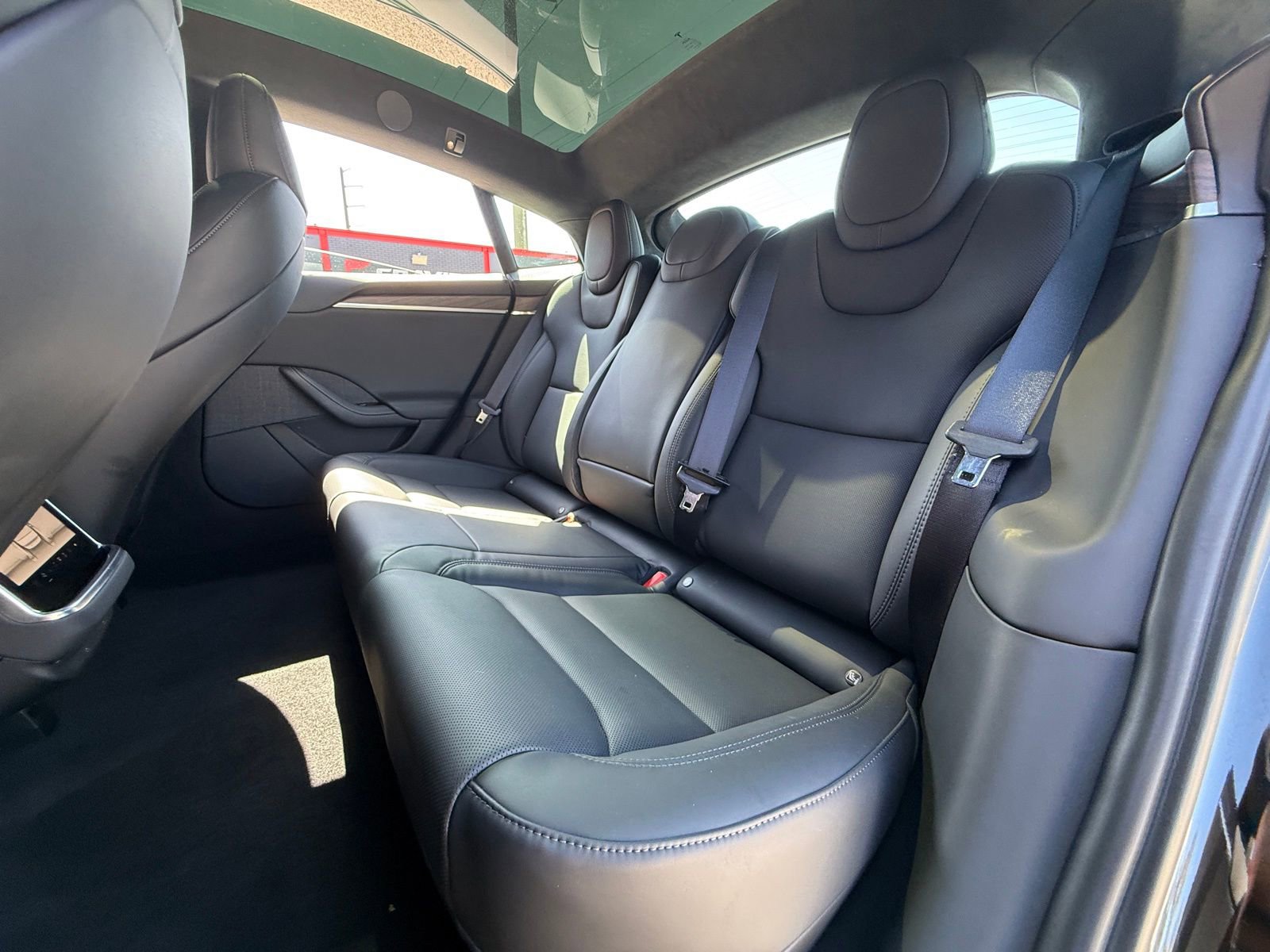 Used 2022 Tesla Model S image 11