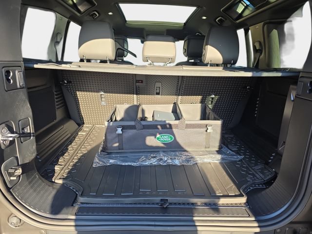 New 2026 Land Rover Defender 110 X-Dynamic SE AWD/4WD image 10