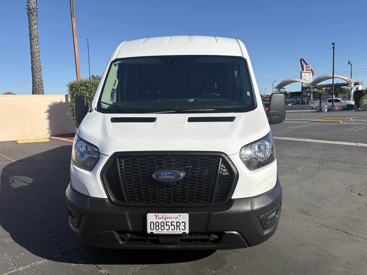 Used 2024 Ford Transit 250 148 Medium Roof Extended AWD image 4