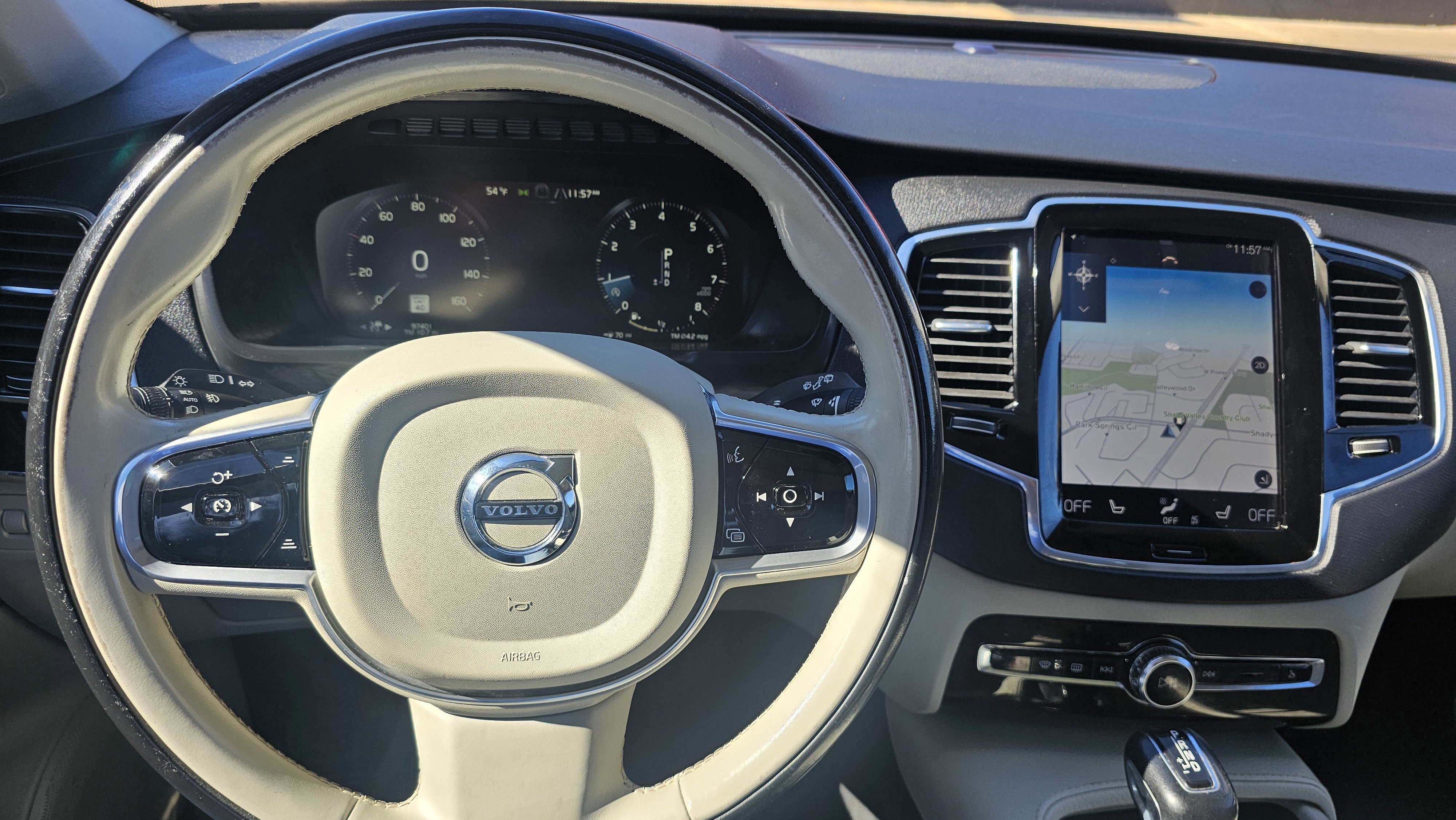 Used 2017 Volvo XC90 T6 Momentum w/ Vision Package image 44