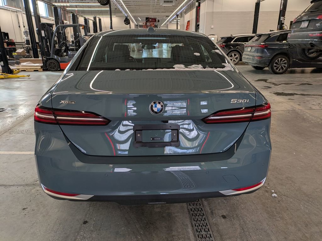 Certified 2025 BMW 530i xDrive w/ Premium Package image 4