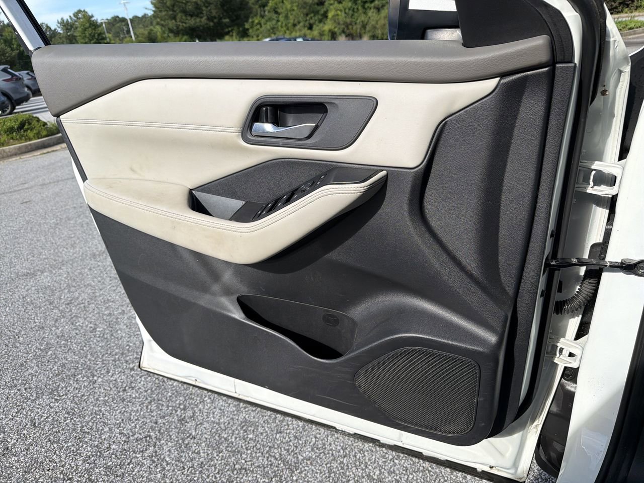 Certified 2024 Nissan Rogue SV w/ SV Premium Package FWD image 15