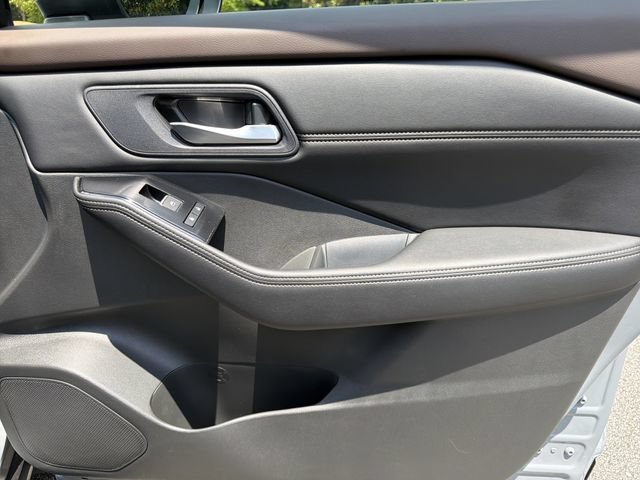 Certified 2023 Nissan Rogue SL w/ SL Premium Package FWD image 16