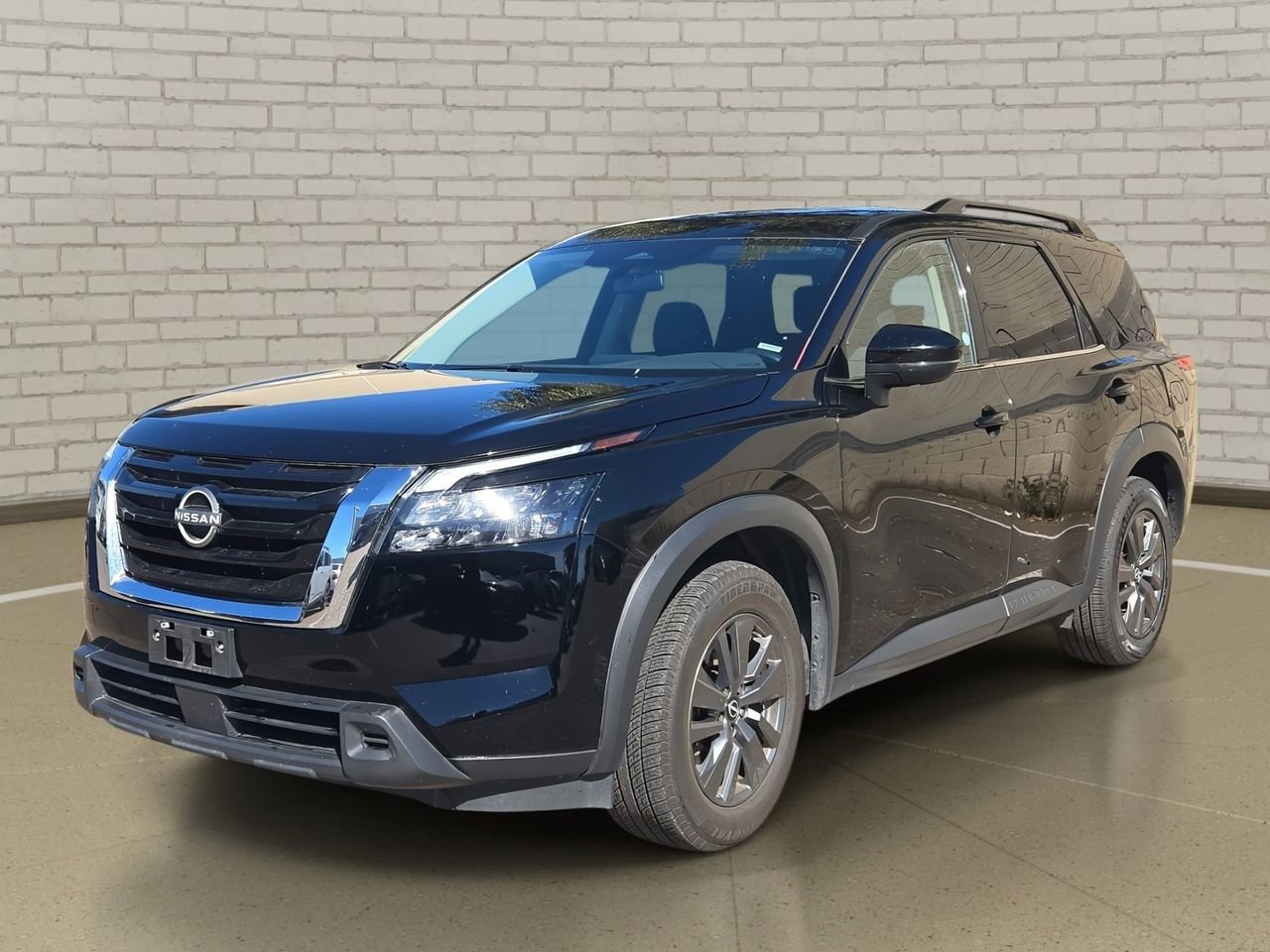 Used 2024 Nissan Pathfinder SV