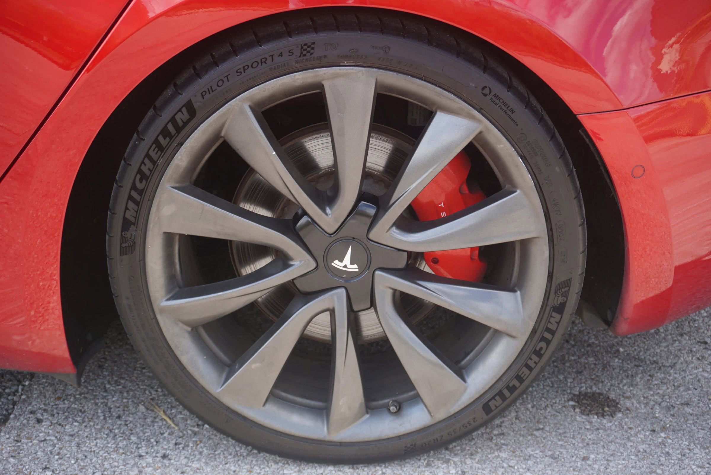 Used 2018 Tesla Model 3 Long Range image 9