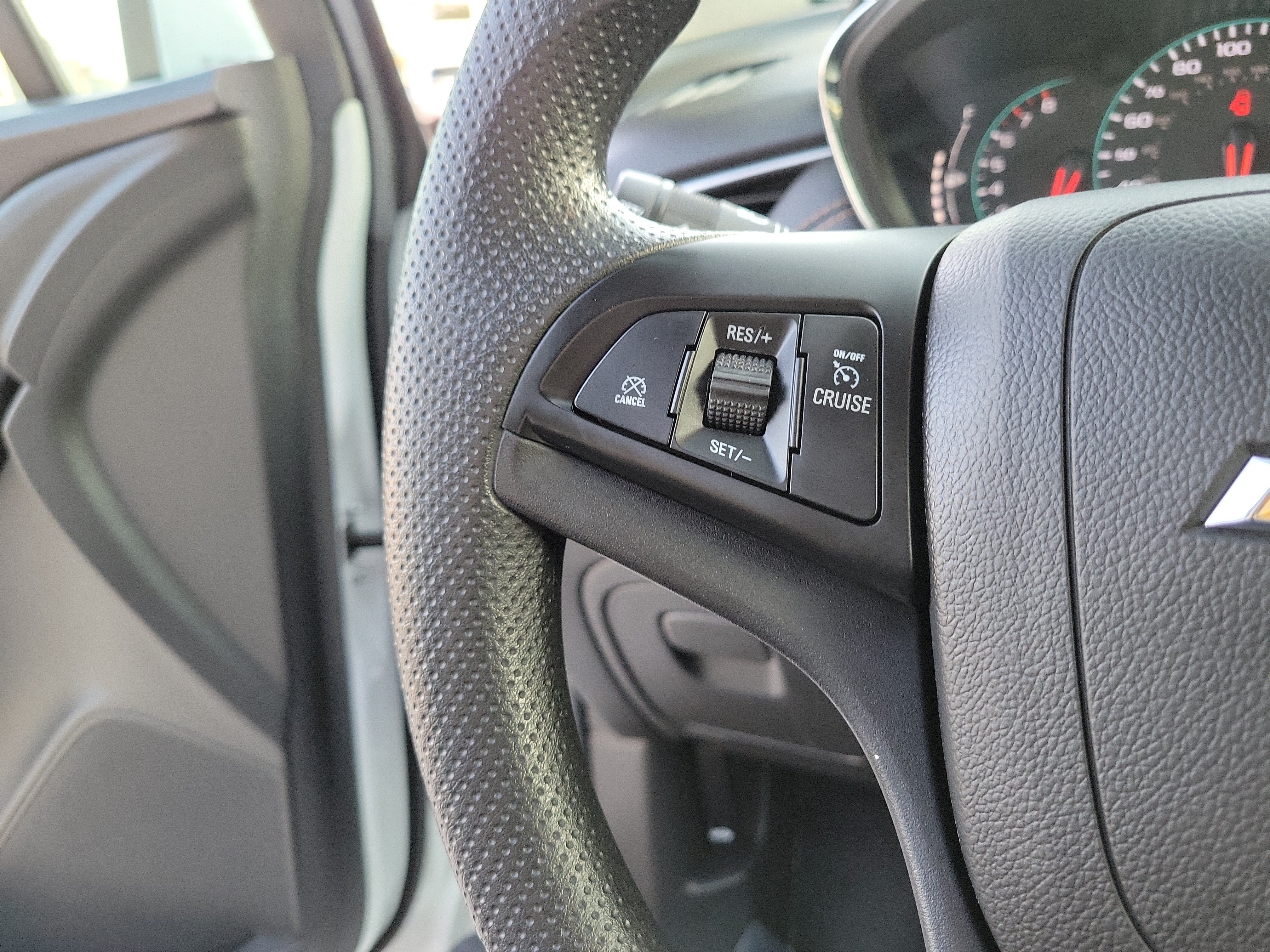 Used 2021 Chevrolet Trax LT FWD image 30