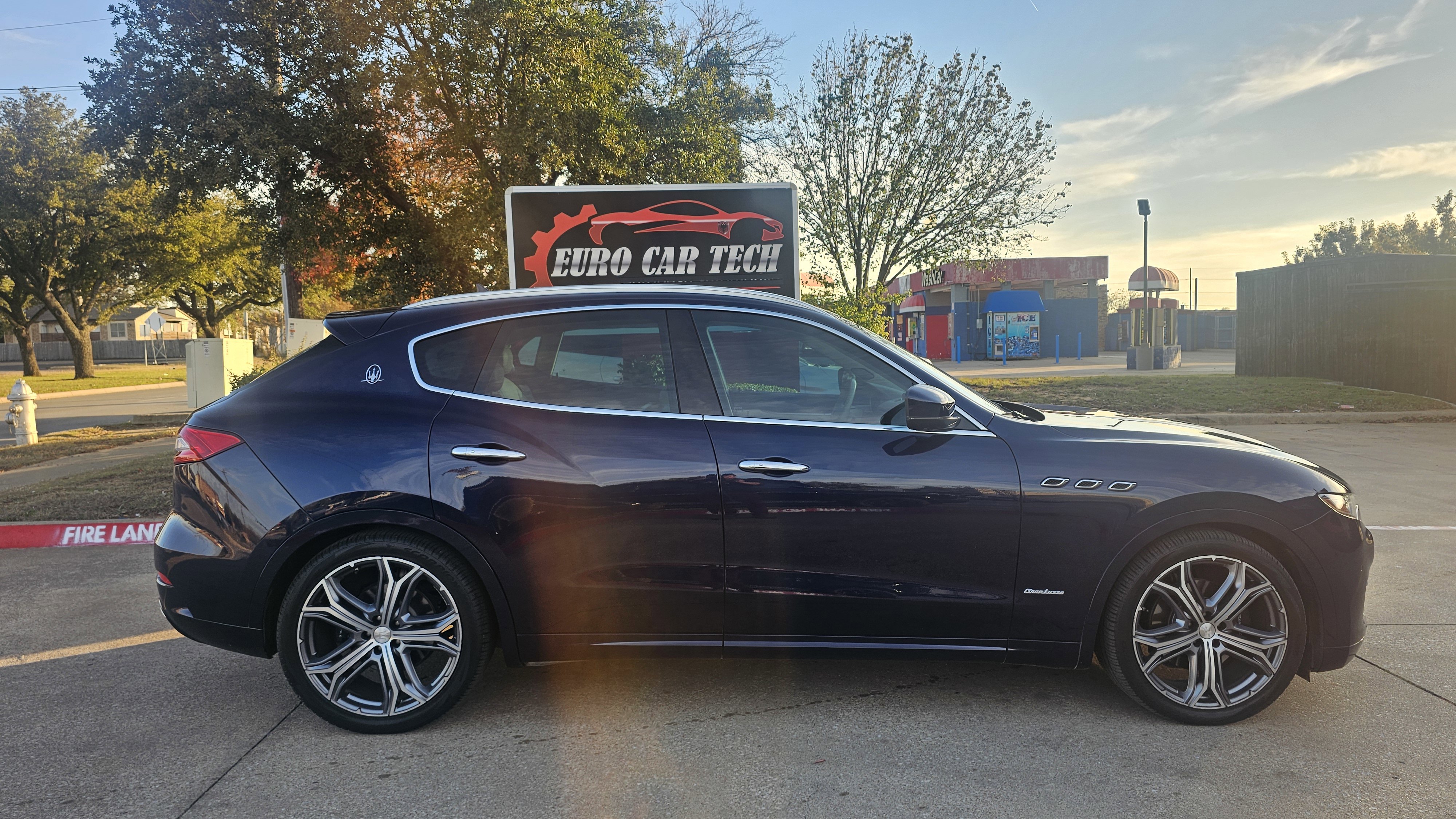 Used 2019 Maserati Levante GranLusso image 7